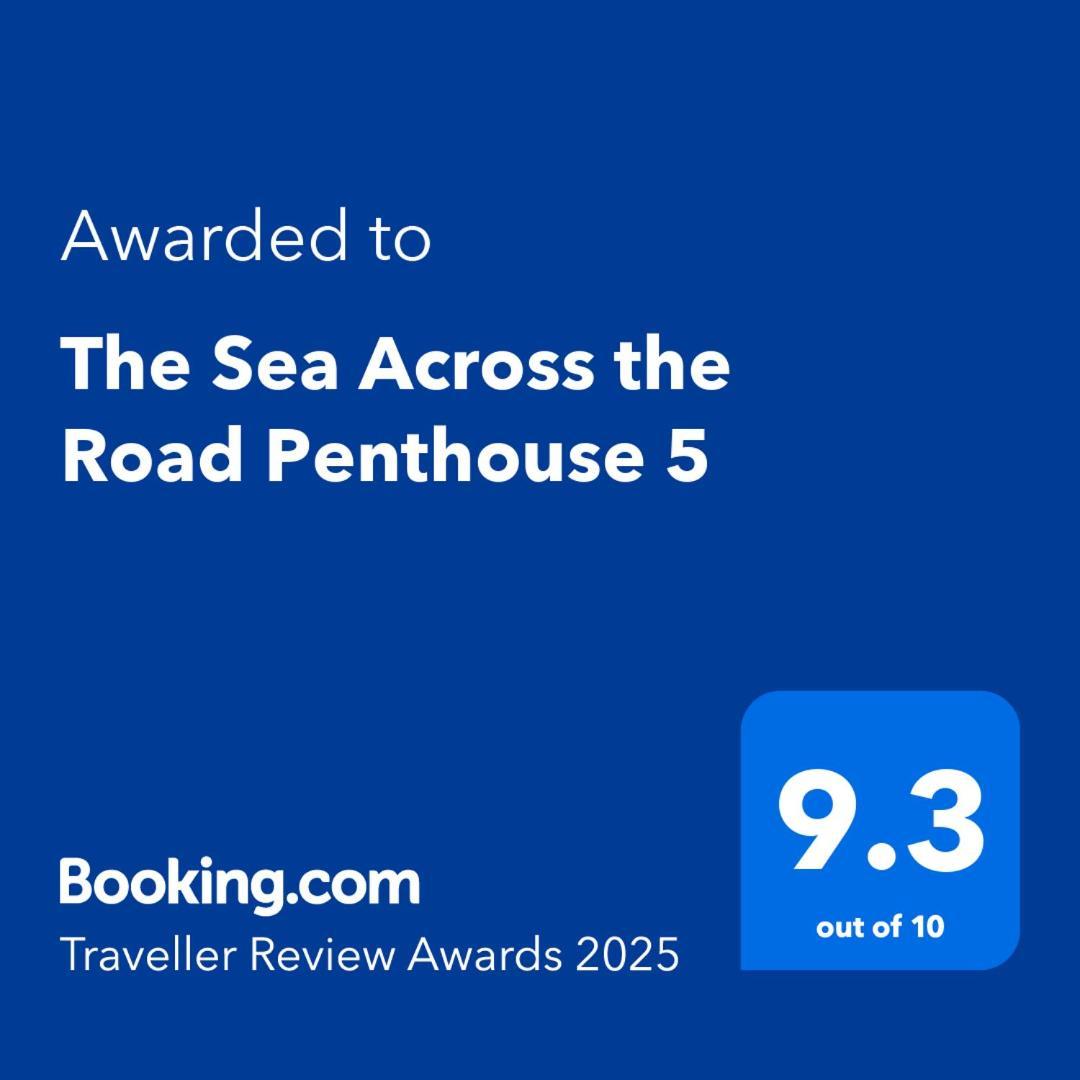The Sea Across The Road Penthouse 5 Daire St. Paul's Bay Dış mekan fotoğraf